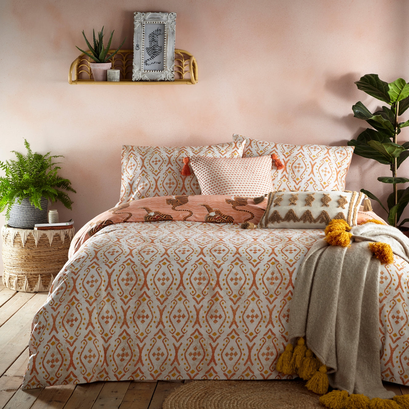 Riva Home Tibetan Tiger Tribal Duvet Cover Set Coral